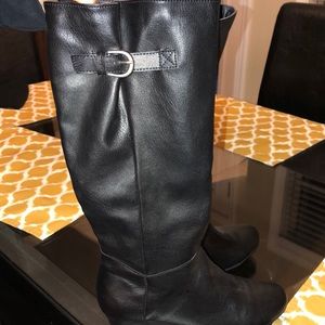 Winter black boots